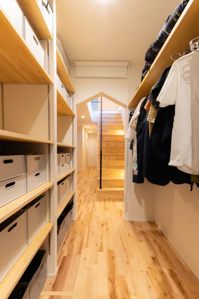 夫妻が趣味を満喫できる家のクローゼット・収納スペース