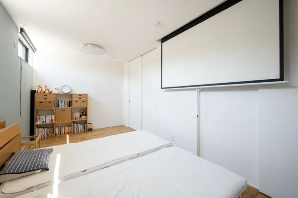趣味を愉しめる カフェスペースのある平屋の寝室