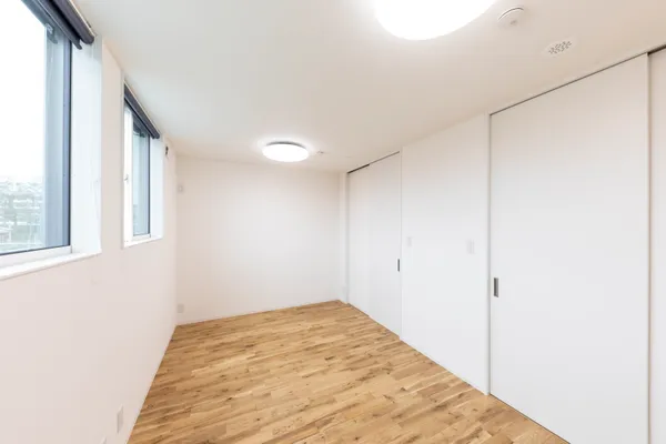 雨でも遊べる 広々テラスの子供部屋