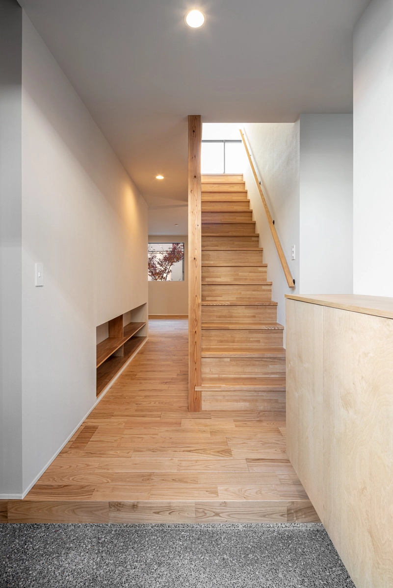 月を愛でる家の玄関