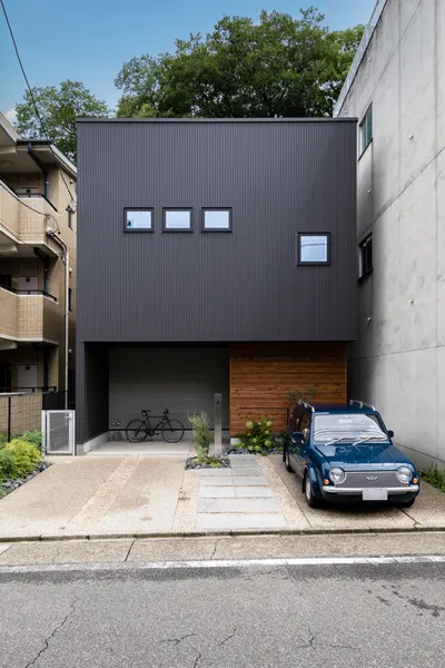 スカイガーデンのある 光があふれる家の外観