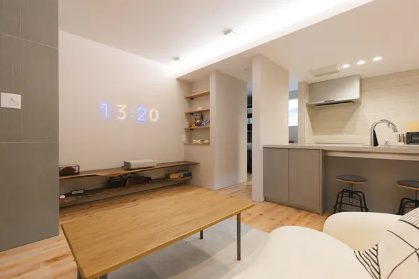 陽のぬくもりと生活する北欧モダンハウスのリビング・ダイニング