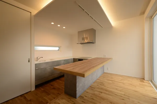 DJブースのある 生活しやすいお家のダイニング・キッチン・照明