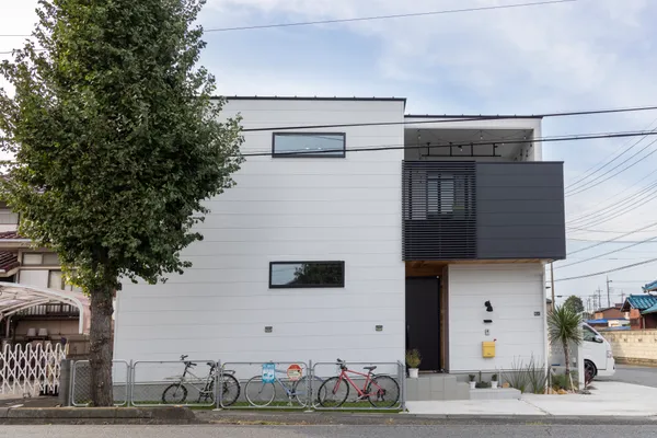 趣味時間を満喫できるサーファーズハウスの外観