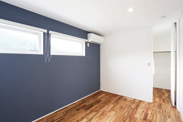 家族が集まる のびやかな平屋建ての家の子供部屋