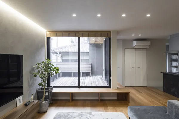 中庭とリビングと そのあいだを楽しむ平屋の実例トップ画像