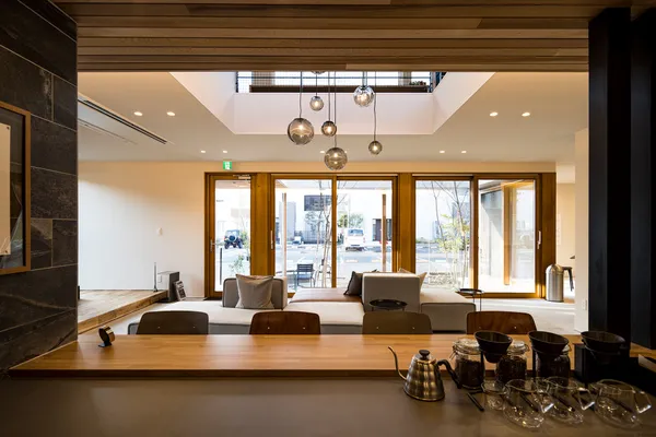 珈琲の薫る家のリビング・ダイニング・キッチン