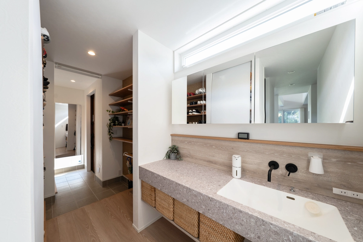 思い出を刻む、遊び心の住まいの洗面所