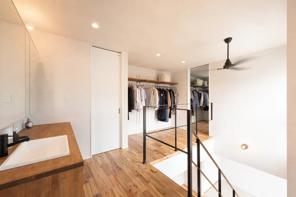 開放感とプライバシーの両立のクローゼット・洗面所