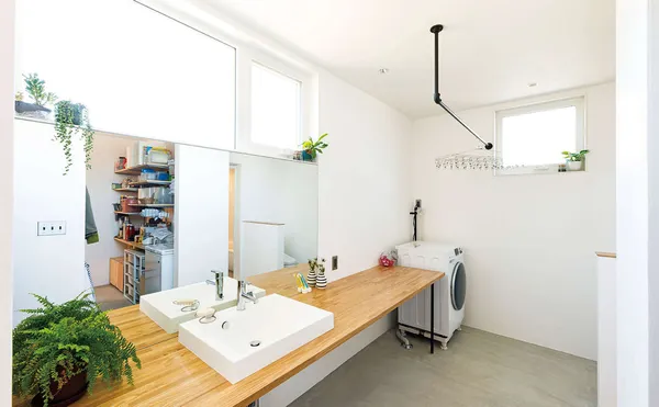 夫婦と愛犬の趣味を楽しむ平屋の家事スペース・洗面所