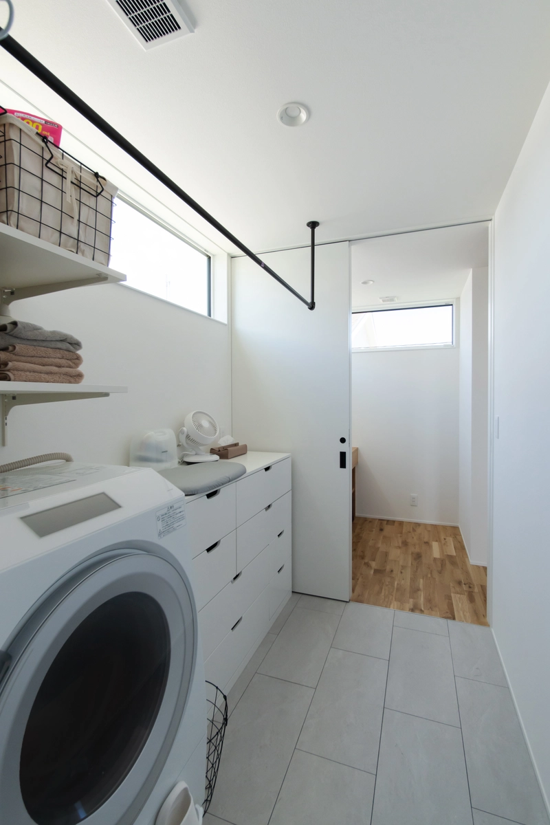 隅切りの家の家事スペース