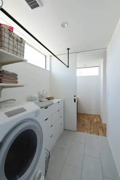 隅切りの家の家事スペース