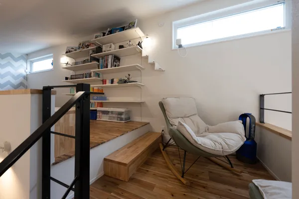 親子で暮らす時間を慈しむ 5つの床が連なる平屋の子供部屋・ライブラリー