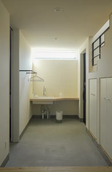 GARANDOU HOUSEの洗面所・土間