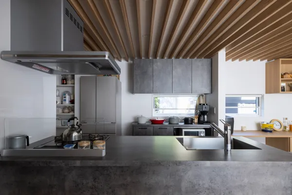 憧れと希望を詰めこんだ この家で始まる暮らしのキッチン