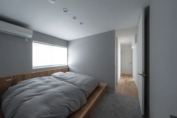 土間のある平屋の家の寝室