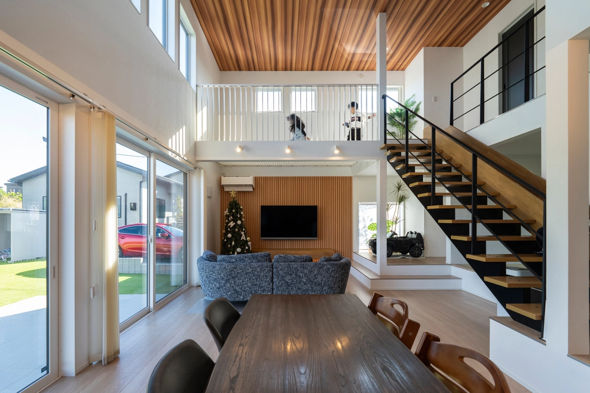 思い出を刻む、遊び心の住まいのリビング・ダイニング