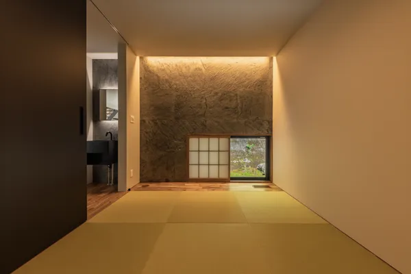 自然とつながる段々の家の和室・畳スペース