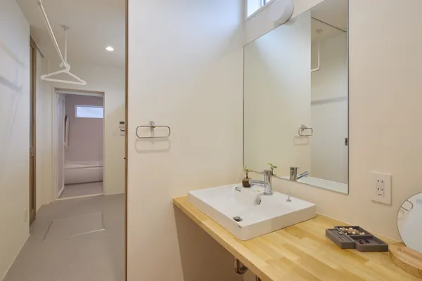 家事がはかどる四角い平屋の家事スペース・洗面所