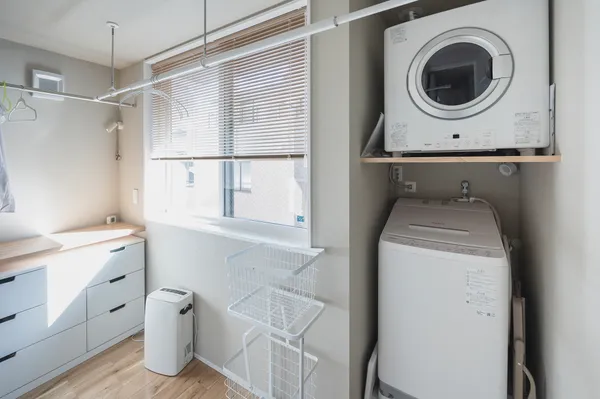 やわらかな光と風が巡る家の家事スペース・収納スペース