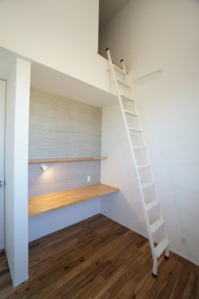 便利な回遊動線と憧れの土間キッチンの子供部屋・ワークスペース・ロフト