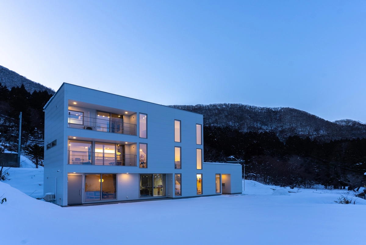 3層吹き抜けの住めるアートギャラリー 事例トップ画像