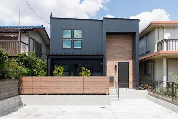 回遊動線が多様なシーンを繋ぐ家の外観