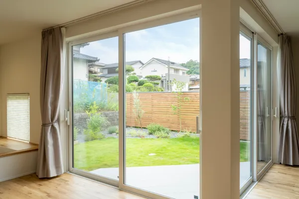 L型+庭の家の庭・中庭