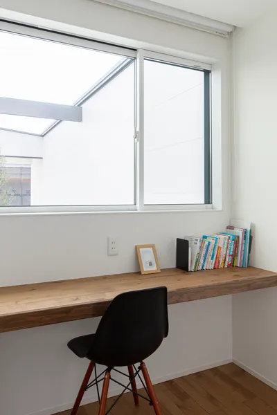 空を切り取る小さな箱のワークスペース