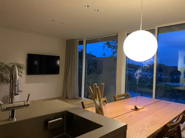 豊かな風景を切り取る 美しい住まいのダイニング・キッチン