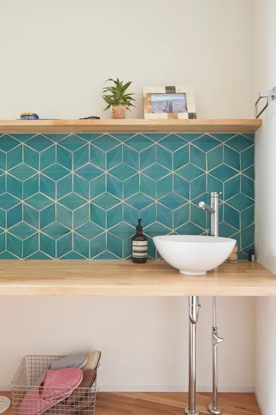 オンとオフをバランスよく形にした家の洗面所