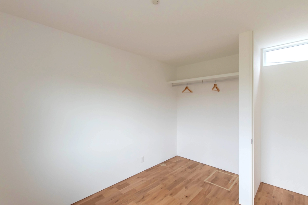 光と風が巡る温もりの平屋の子供部屋