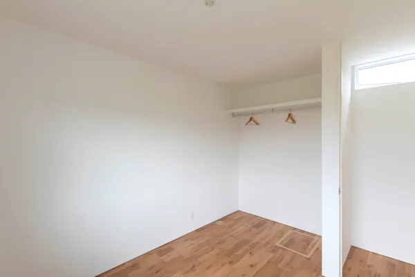 光と風が巡る温もりの平屋の子供部屋