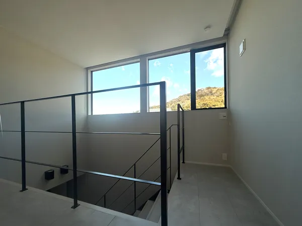 光を設計した2階リビングの家の階段