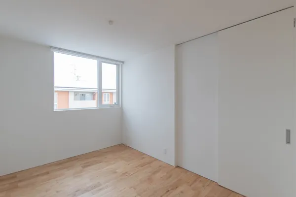 心地よい距離感が育むのびやかな暮らしの寝室