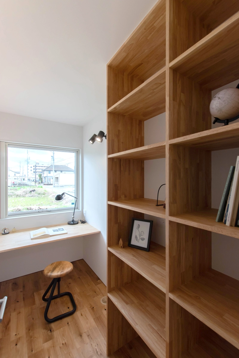 光と風が巡る温もりの平屋のワークスペース