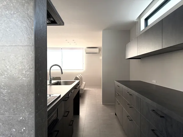 光を設計した2階リビングの家のキッチン