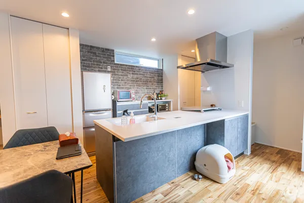 猫と暮らす 陽だまりの家のダイニング・食品庫・パントリー・収納スペース