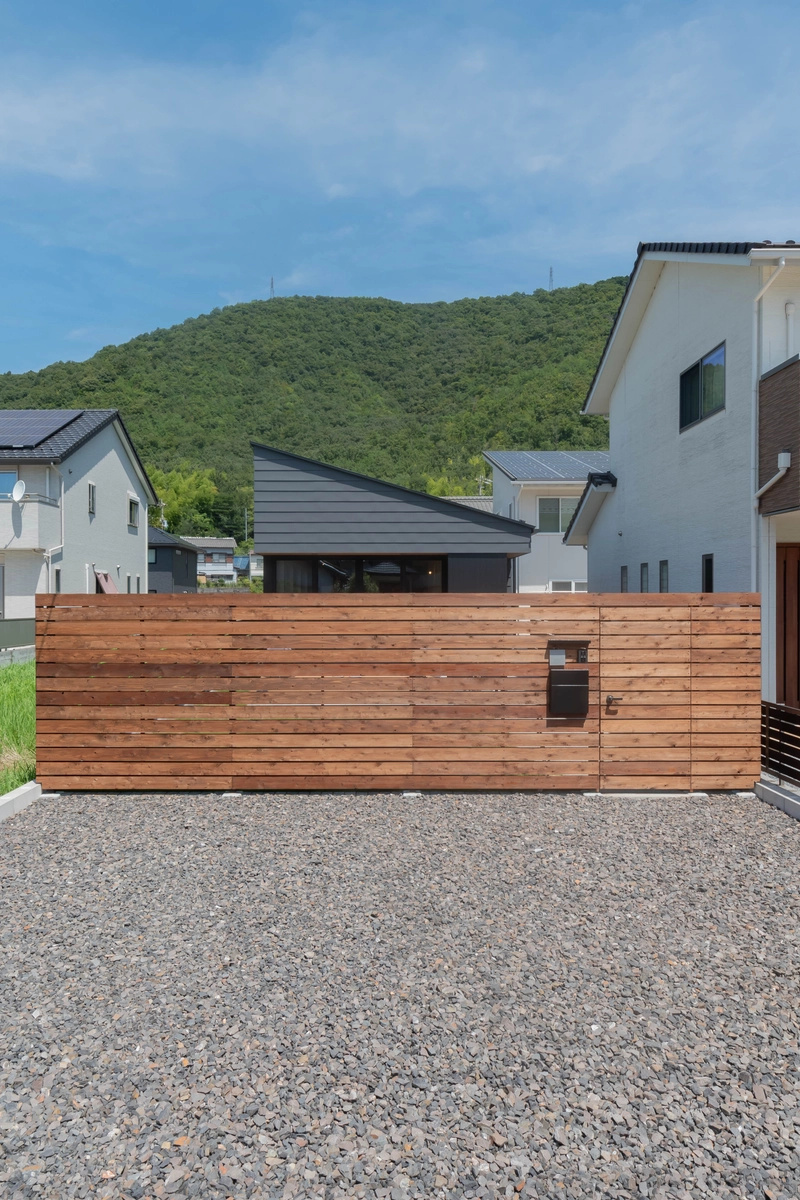 外構の壁で敷地を最大限に活かす家 事例トップ画像