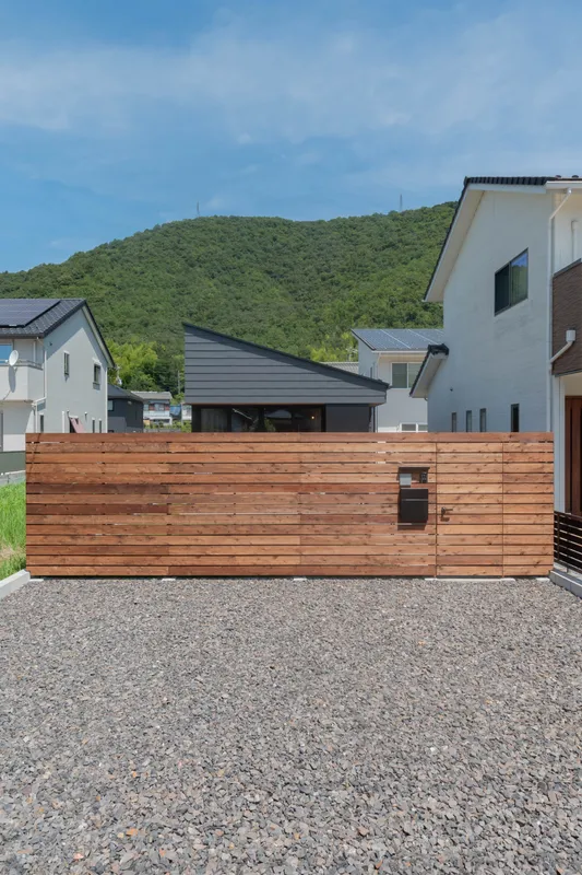 外構の壁で敷地を最大限に活かす家 事例トップ画像