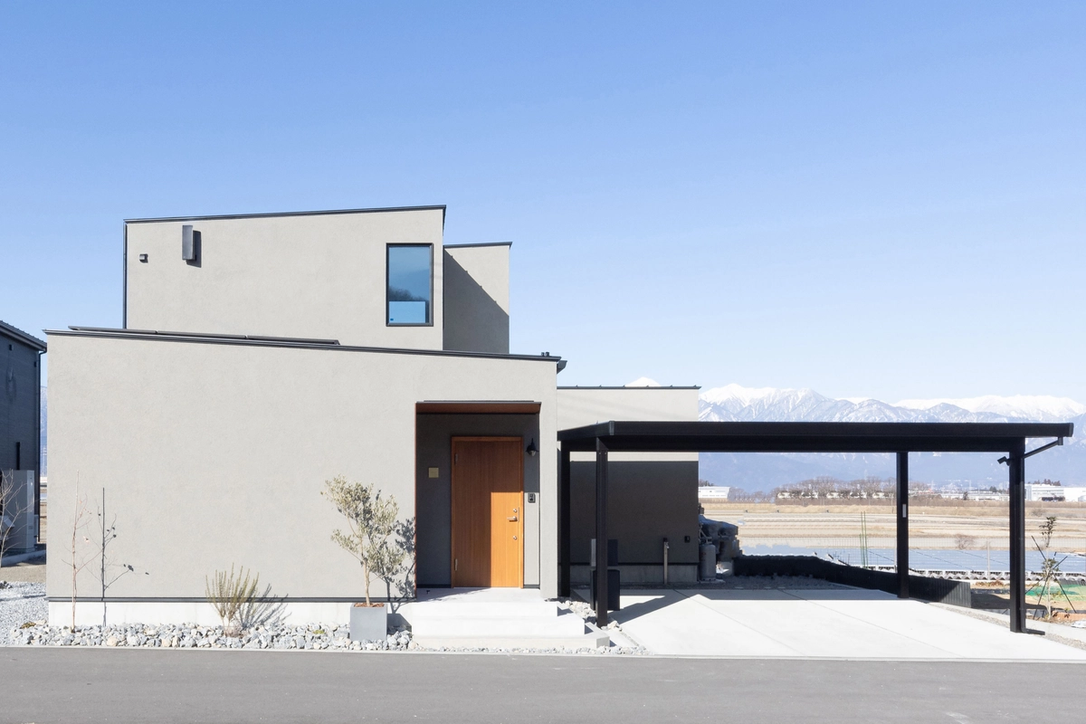 高台にある景色を一望する家 事例トップ画像