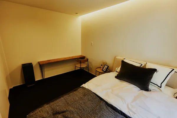 寄り添い、つながる。土間のある家の寝室・照明