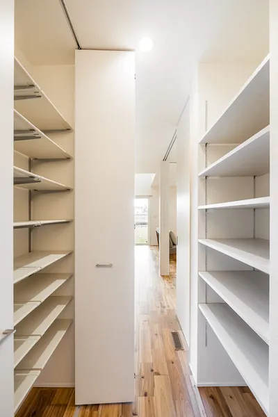 空とつながる家の収納スペース