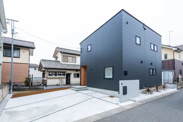 お家の中心に光庭のある家の外観