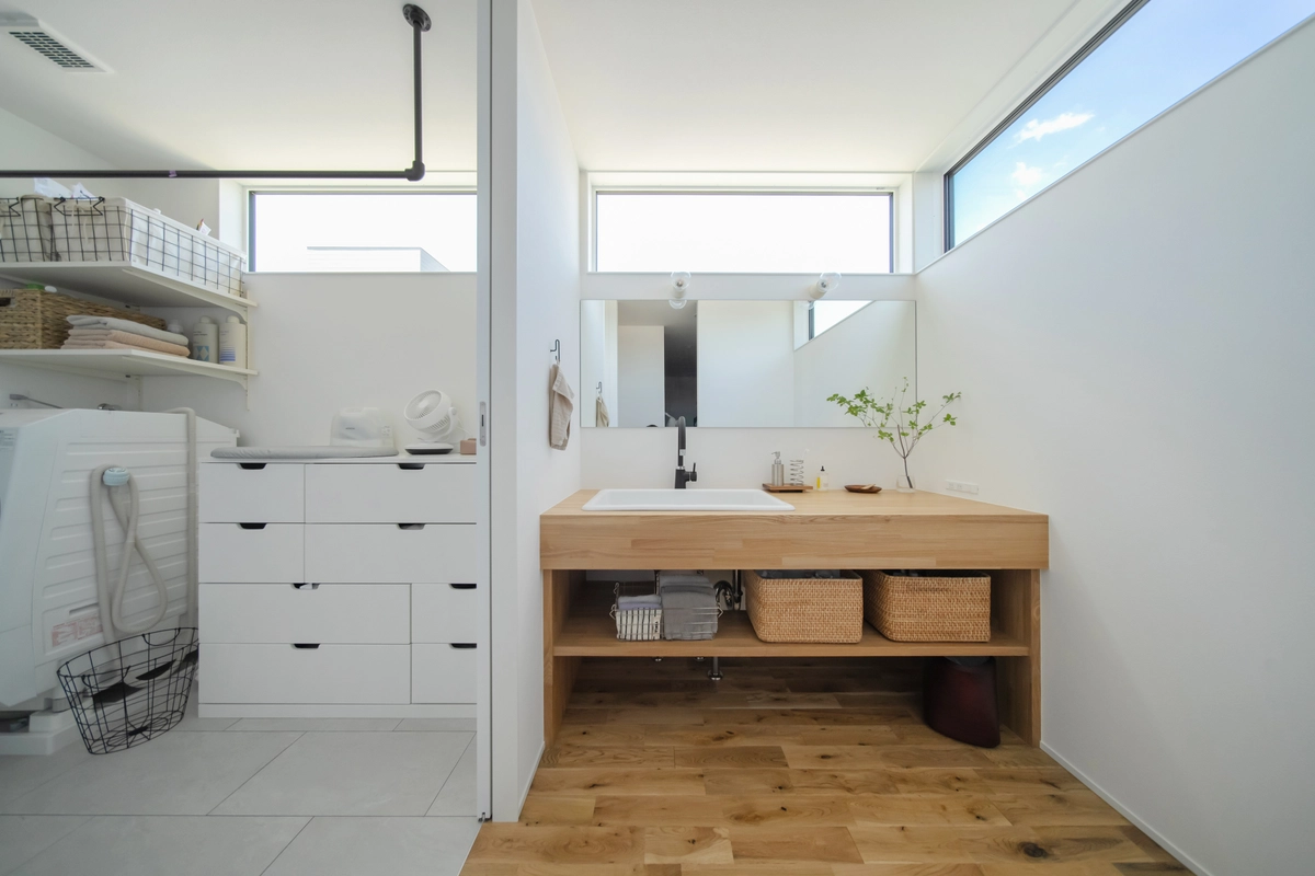 隅切りの家の洗面所