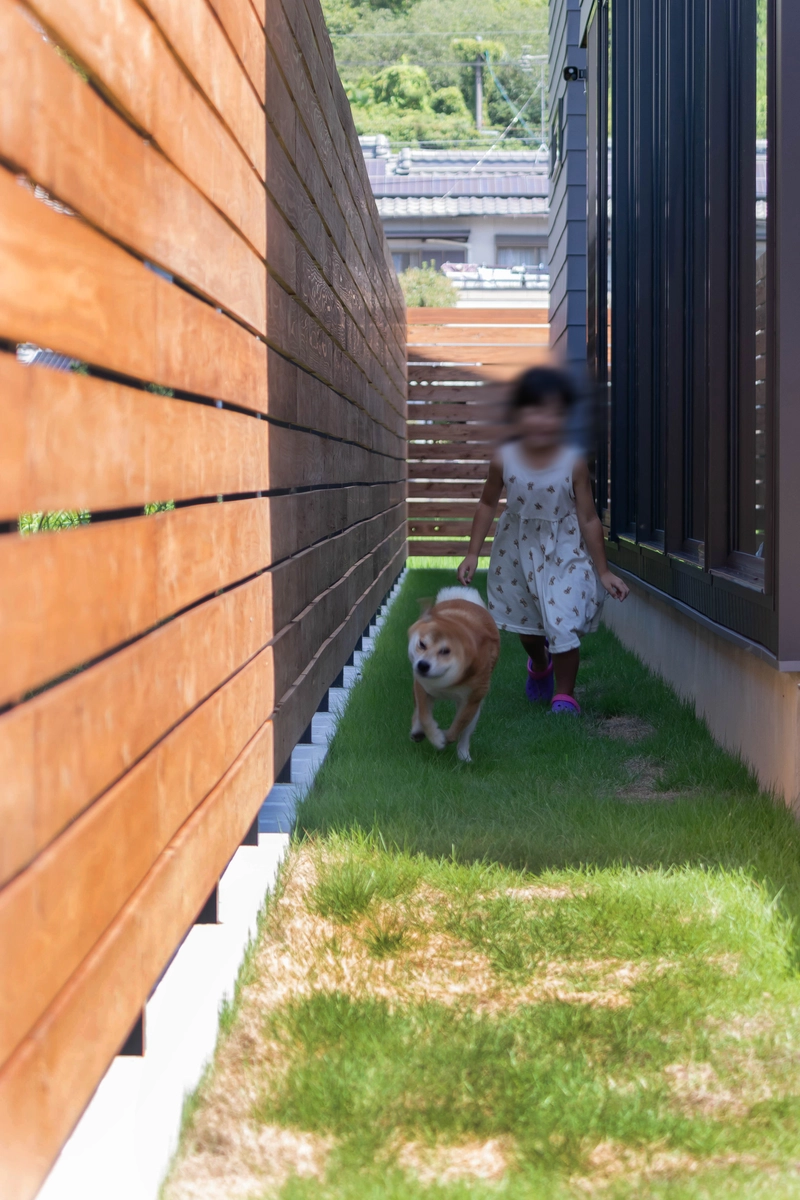 外構の壁で敷地を最大限に活かす家の庭・中庭