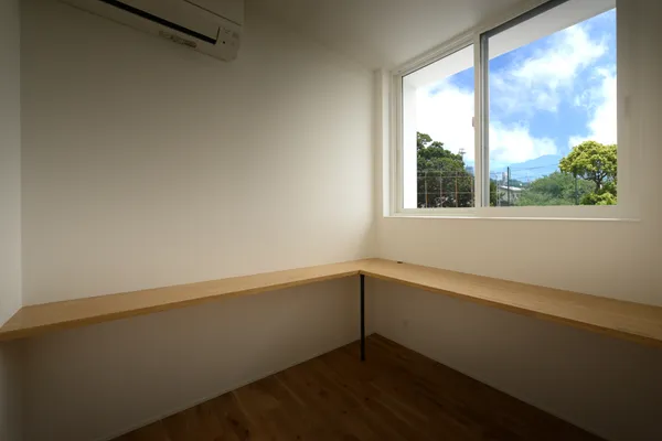 DJブースのある 生活しやすいお家のワークスペース