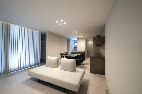 土間とテラスが続く家のリビング・ダイニング・キッチン