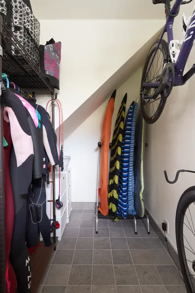 オンとオフをバランスよく形にした家の趣味室・収納スペース