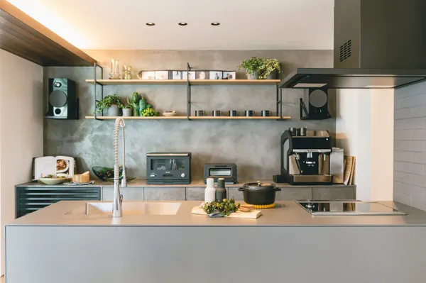 ジューバコの家のキッチン・アクセントウォール